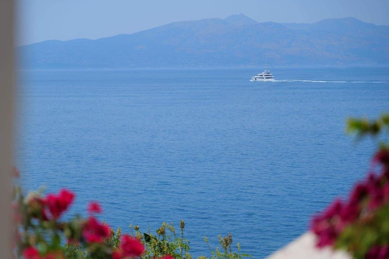 Hotel Erdano Sarandë Eksteriør billede